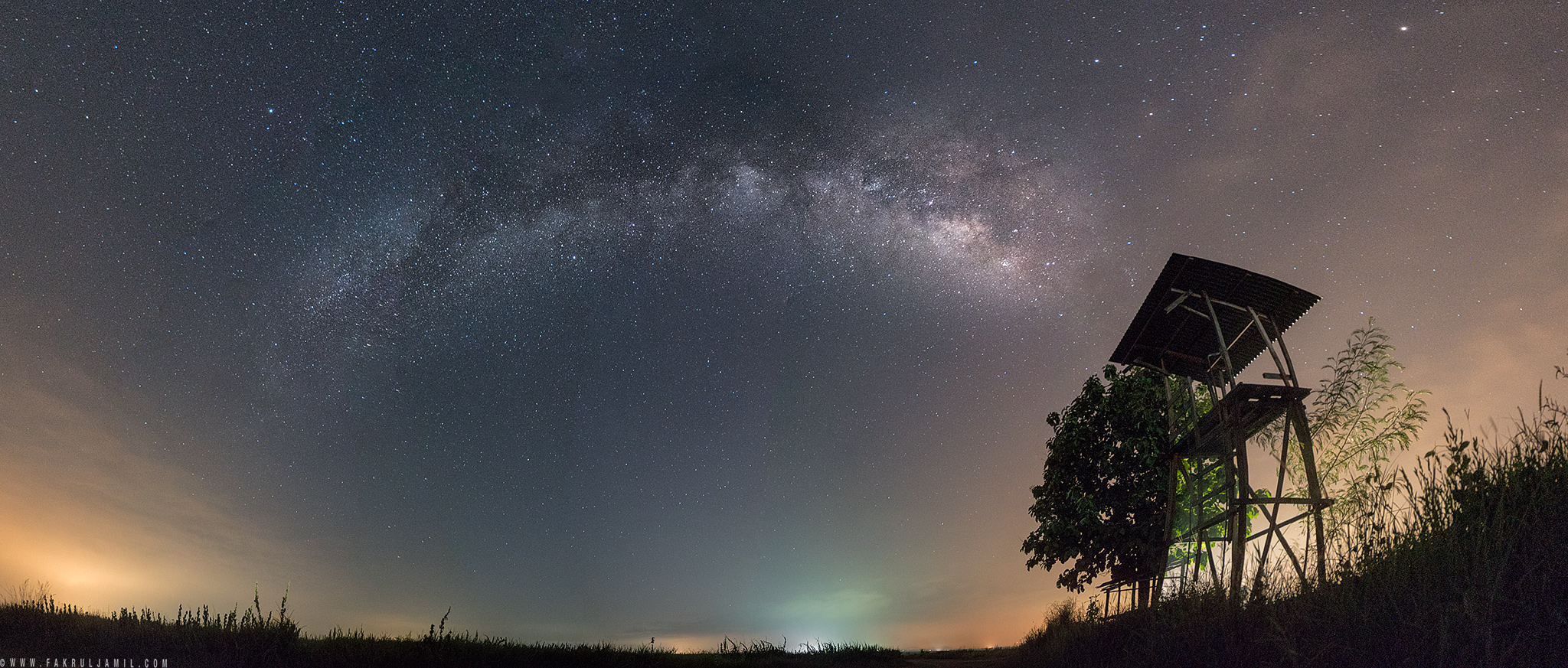 Panoramic of 7 vertical images to capture the full length of the Milky Way. | Sony A7R Mark II + FE 16-35mm F4 ZA OSS